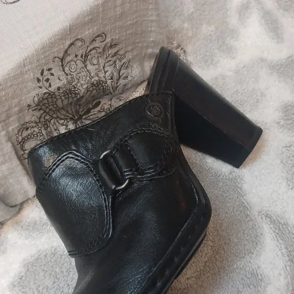 born. Women's Black Heeled Mules Size 6 - Picture 10 of 14